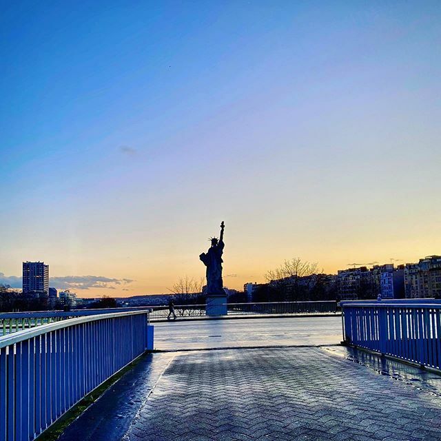 grainedesportiv's tweet photo. Parfois la vie te claque une porte au nez pour te forcer à prendre une tout autre direction 🧭 Et puis 25 semaines après elle vient te dire que finalement on a eu bien raison de partir de ce côté là 🌈
30min + 2x15 allure semi, destination pour le mome… https://t.co/jIsOSamZHF https://t.co/6t2artBDJ6