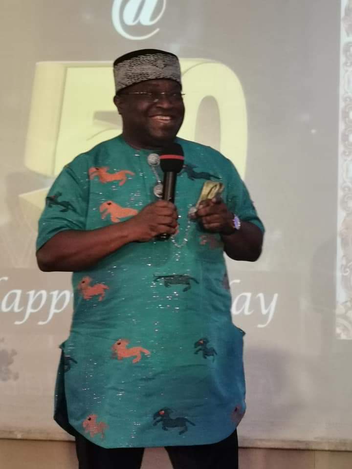 hartng's tweet photo. These are Akwette fabrics. Exclusively woven in Abia State by Ndoki women.
100% #MadeInAbia.

This is how the men wear them. 

Our number 1 #MadeInAbia Ambassador doing ambassadorial things. https://t.co/k01dp3W4MO