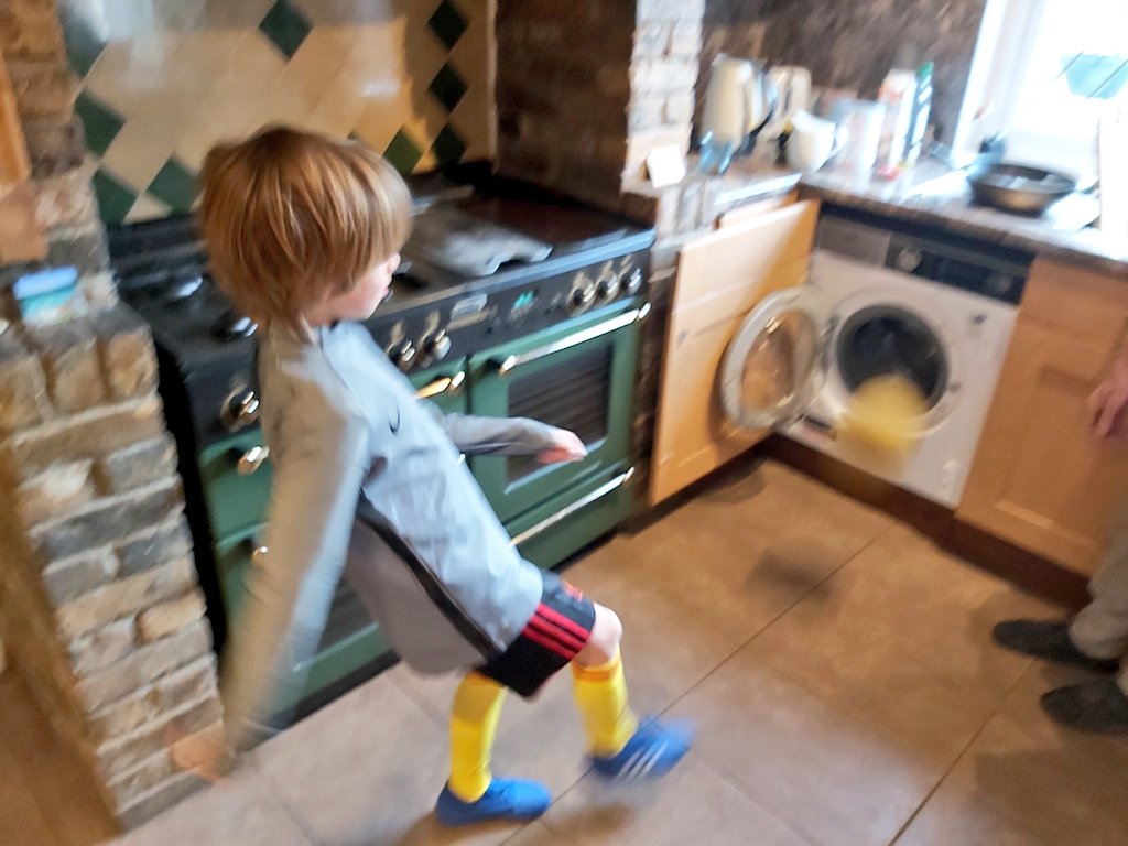 shaunewalsh's tweet photo. Cannot beat a a game of score in the washing machine... #HalfTerm  #FreeHalfTermFun https://t.co/VYKZ3MOYH4