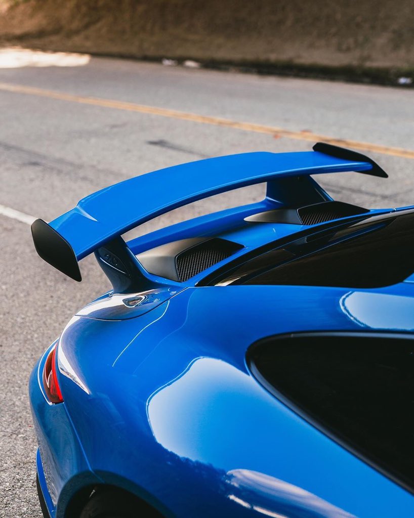 Launching this week with a Paint to Sample #VoodooBlue #911GT3 👍🏻
Surely one of the best blue paints options on any #991GT3 🤔❓
📷 @25thh for @blugt3 🏁
#nosubstitute #porsche911GT3
#PaintroSample #PorschePTS
#porsche911uk #911uk #911ukforum