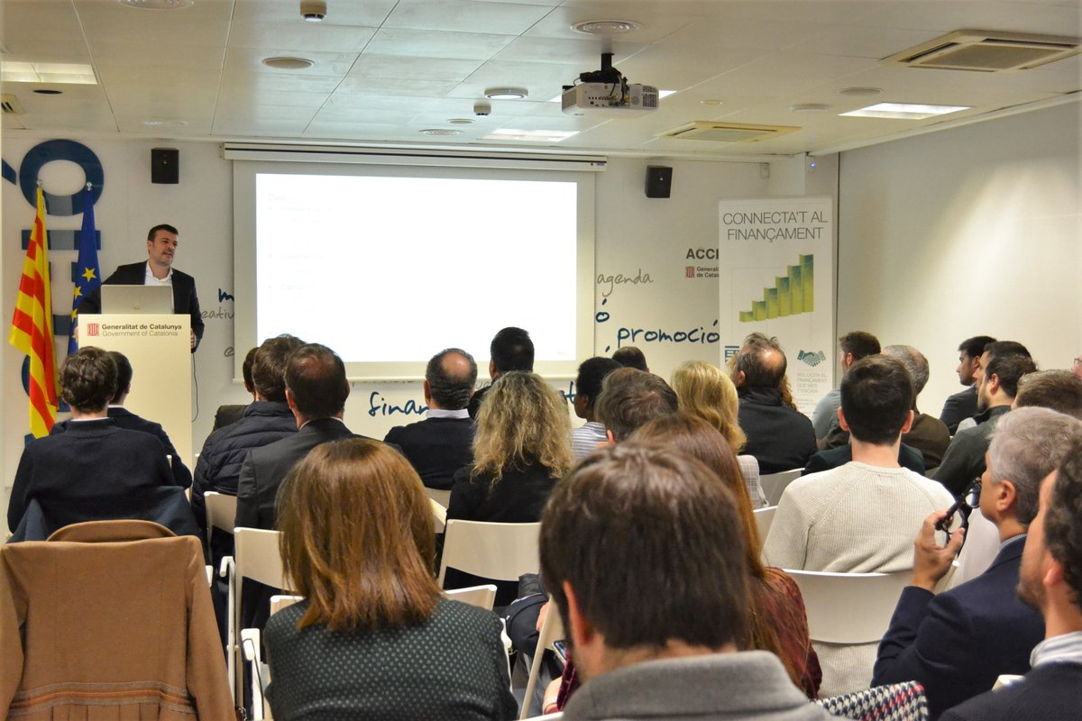 accio_cat's tweet photo. 📸 Avui a l'#EFACCIÓ parlem de rondes de finançament internacionals!

✔️ @davmiranda de @OsborneClarke explica a com els advocats enfoquen les series A internacionals

Més sobre finançament ⬇️
https://t.co/TDv5kSVLss https://t.co/MQEvuavav7