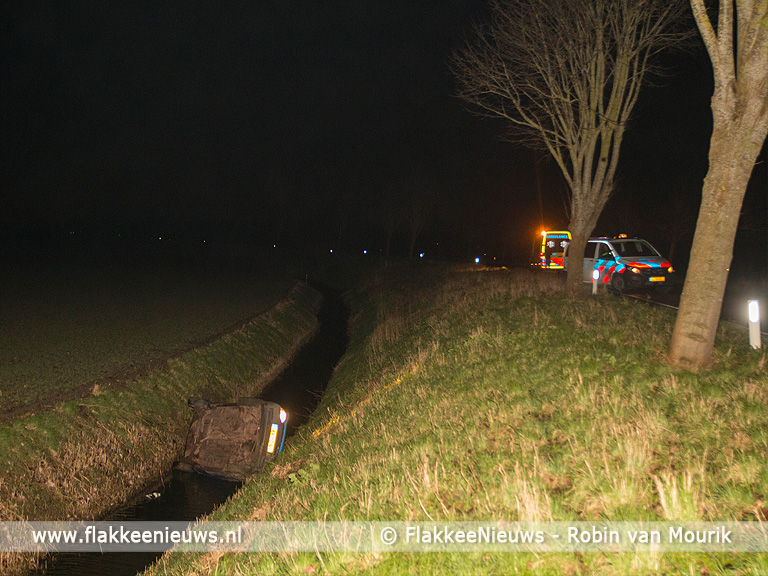 Bestuurder gewond bij ongeval Oudelandsedijk Sommelsdijk..