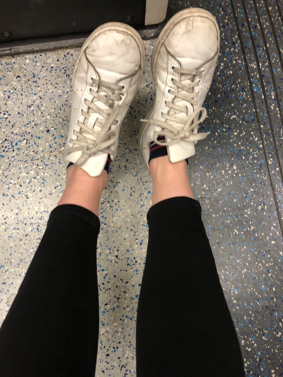 katiejvilliers's tweet photo. .@Topshop why have you shrunk your jeans sizes? Usually 34 leg hits my ankle and now they’re halfway up my calf... #skimping https://t.co/G0yD4zeNk6