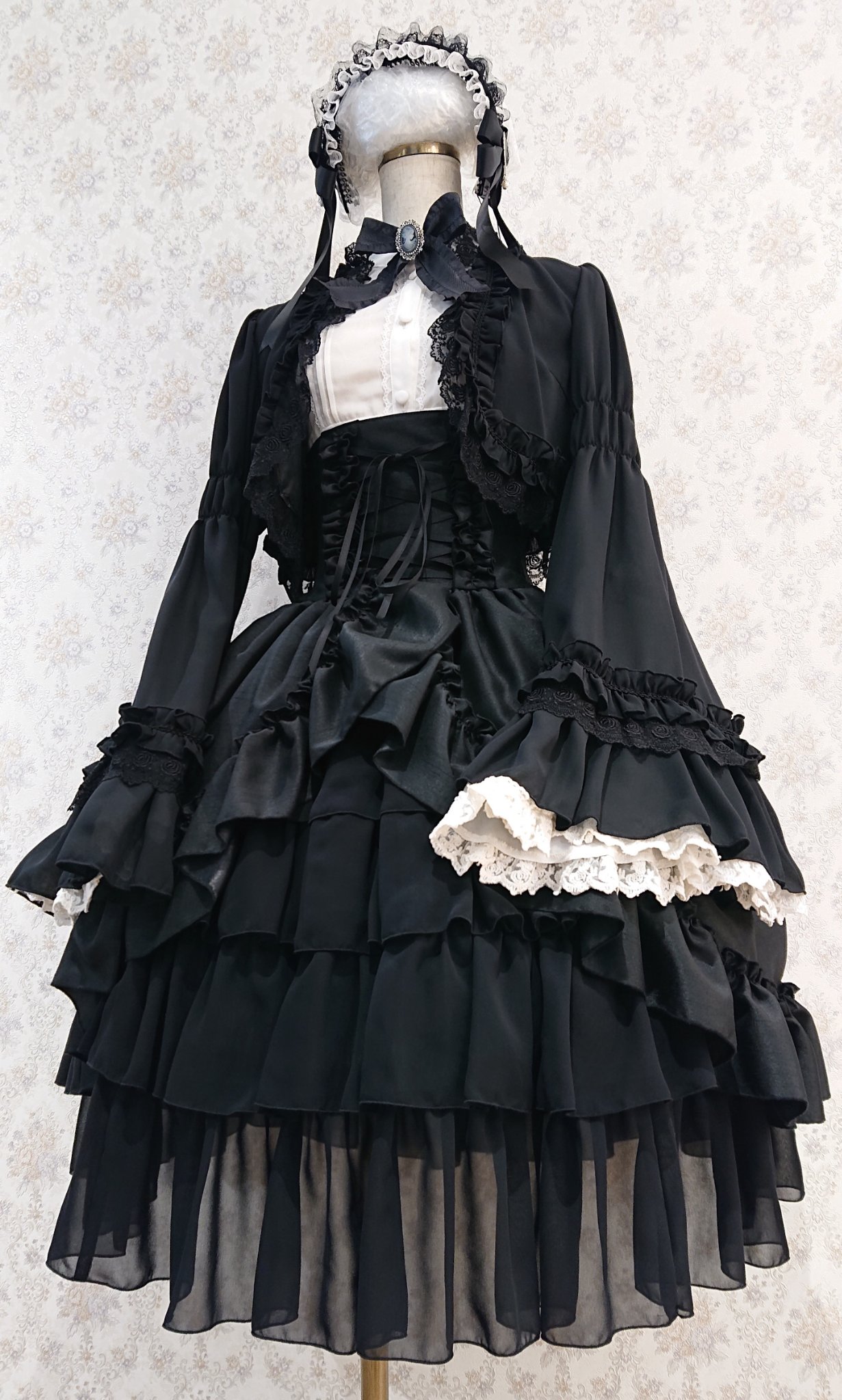 最終お値下げ　アトリエピエロ　バッスルコルセットJSK 黒✖️黒 値下げ中】アトリエピエロバッスルコルセットJSK 黒✖️黒