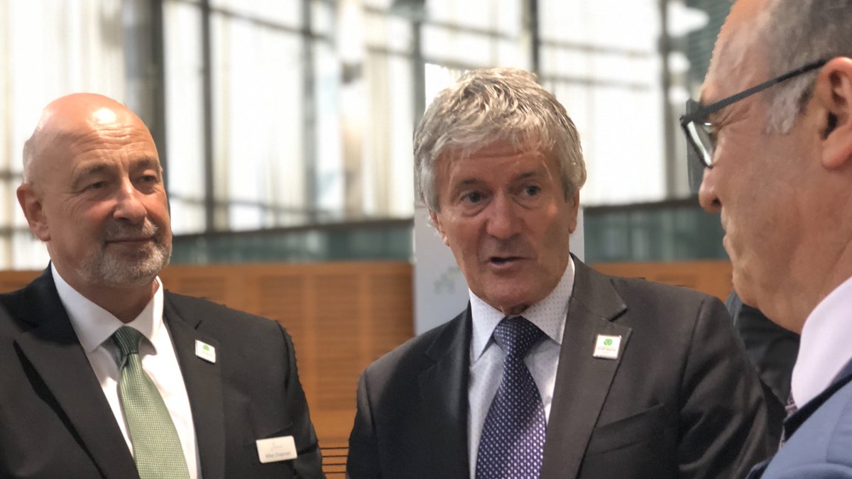 DamienOConnorMP's tweet photo. It’s been great hosting industry at the Beehive tonight to celebrate the launch of the 2020 International Year of Plant Health.

It’s all about sowing seeds for the future, giving Kiwis the chance to learn more about our plant-based sectors, and how we all can protect our taonga. https://t.co/ZYvXD9BGkH