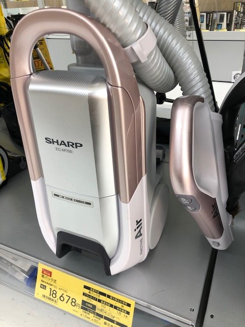 ビックカメラアウトレット ソフマップなんば店 お買い得商品情報٩ ˊᗜˋ و シャープ 紙パック式クリーナー Ecap700 展示品 税込 18 678 ビックリするぐらい使いやすいコードレス しかも2 9kgだから超軽量 さらに吸引力は強力 ビックカメラアウトレット ソフマップなんば店 お買い得商品情報٩ ˊᗜˋ و シャープ 紙パック式クリーナー Ecap700 展示品 税込 18 678 ビックリするぐらい使いやすいコードレス しかも2 9kgだから超軽量 さらに吸引力は強力