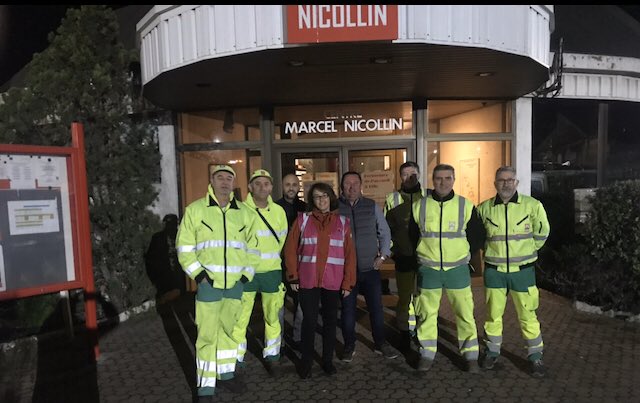 VBarthas's tweet photo. #Montpellier s’éveille J’apporte mon soutien franc et entier aux hommes, cantonniers et rippers qui partent collecter les ordures, nettoyer les rues &amp; qui travaillent au mieux, pour le bien de tous Leur travail est trop souvent dénigré par certains candidats en campagne @Saurel_P https://t.co/lnm53BQ1OT
