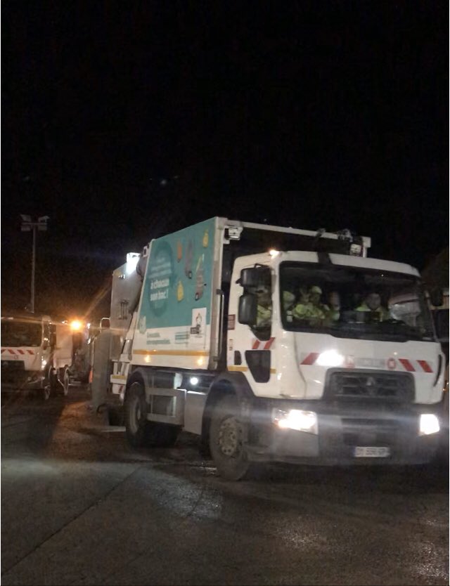 VBarthas's tweet photo. #Montpellier s’éveille J’apporte mon soutien franc et entier aux hommes, cantonniers et rippers qui partent collecter les ordures, nettoyer les rues &amp; qui travaillent au mieux, pour le bien de tous Leur travail est trop souvent dénigré par certains candidats en campagne @Saurel_P https://t.co/lnm53BQ1OT