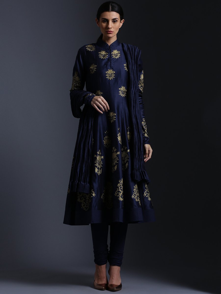 rohitbal_'s tweet photo. Indigo Blue Digital Printed Kalidar Anarkali Set
shop now- https://t.co/btf26ee7rr
#AnarkaliSet #womenswear #fashiondesigner 
#RohitBal https://t.co/7QB69KGybk