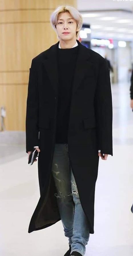 YungFlxerDenise's tweet photo. Hyungwon’s Body Proportion A Necessary Thread: https://t.co/iG3RgriXgR