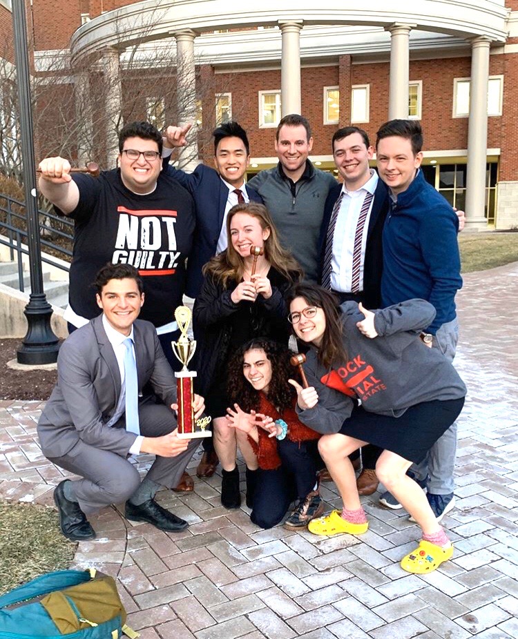 8-0 BABY!! Congrats to our A team for taking first at Dayton Regionals, and special congrats to outstanding witness @AnnaDefendiefer and outstanding attorneys Matt Besman and Maddie Driscoll (20 ranks!!) See ya in Cincy😤 #froggy #RoadtoChicago