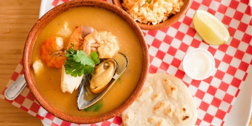 oyocater's tweet photo. #NewtoOYOCater @oyocater
@bravoyyc a local restaurant provides authentic Latin American street food. Taco bar, pupusa platters, and much more mouth-watering options. Check this out https://t.co/DnOBTDiHNd to see the menu.
#yycfood https://t.co/GYcJXAK9gq