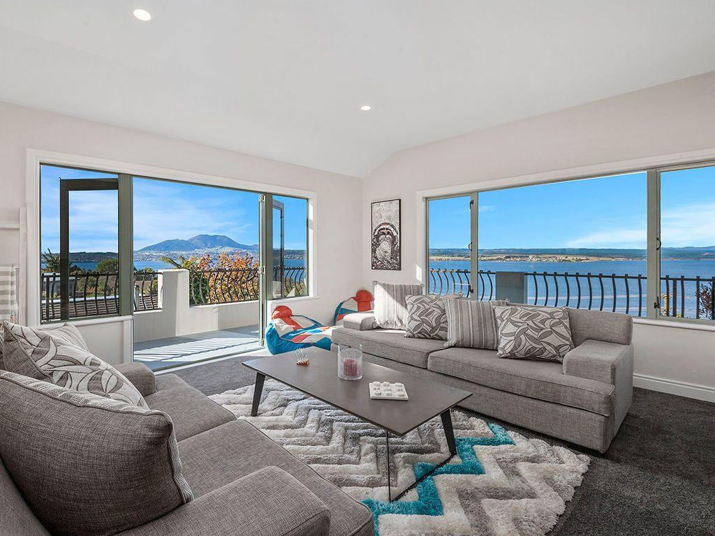 Bookabach tweet media