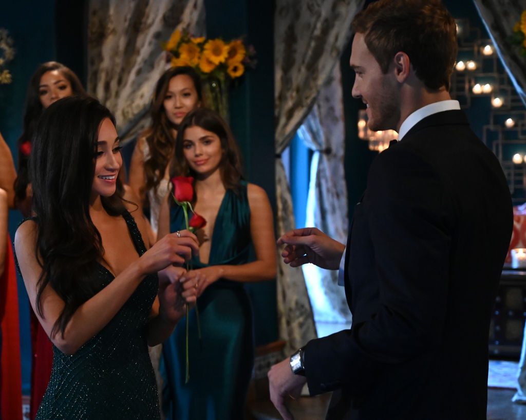 Outfitrsshop's tweet photo. We’re looking for single men in their 20′s and 30′s who are ready to find love!  #thebachelor
https://t.co/VIojfoNeJ4 https://t.co/VMxshGREve