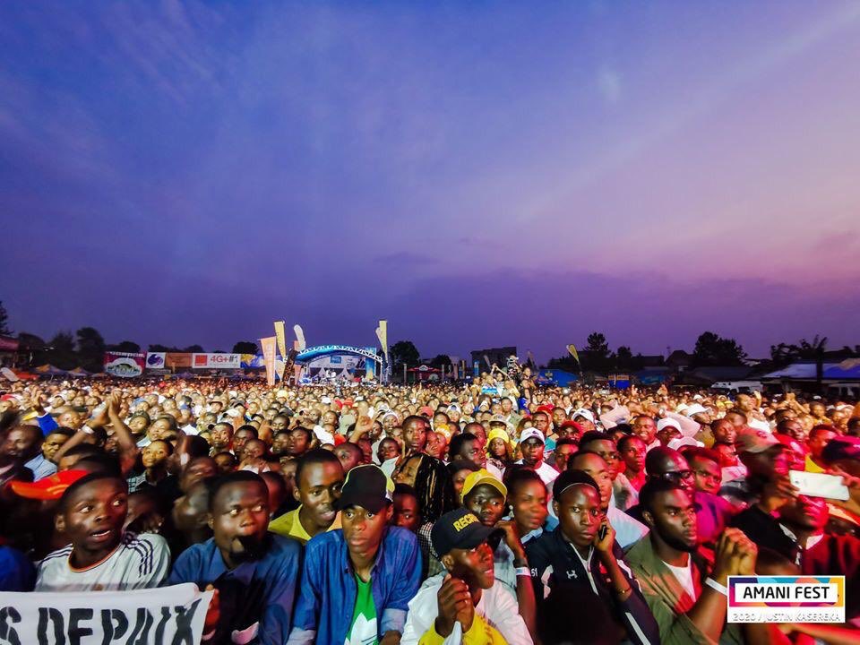 DarioCongo's tweet photo. La #RDC a tellement de talents. Ça fait 14 ans que je suis fan de @officialinnossb son talent est sans limite mais c’est surtout un homme travailleur au grand coeur. Merci @AmaniFestival #Goma #YoleAfrica #SanaWeekend #FoyerCulturel https://t.co/FVbn0wIE2g