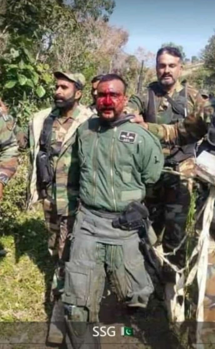 loyalwarrior111's tweet photo. @majorgauravarya @theindian001 Hahaha hahaha hahaha fear of #27th_Feb memes and #PAF ✌ https://t.co/8QUHxPXtr5