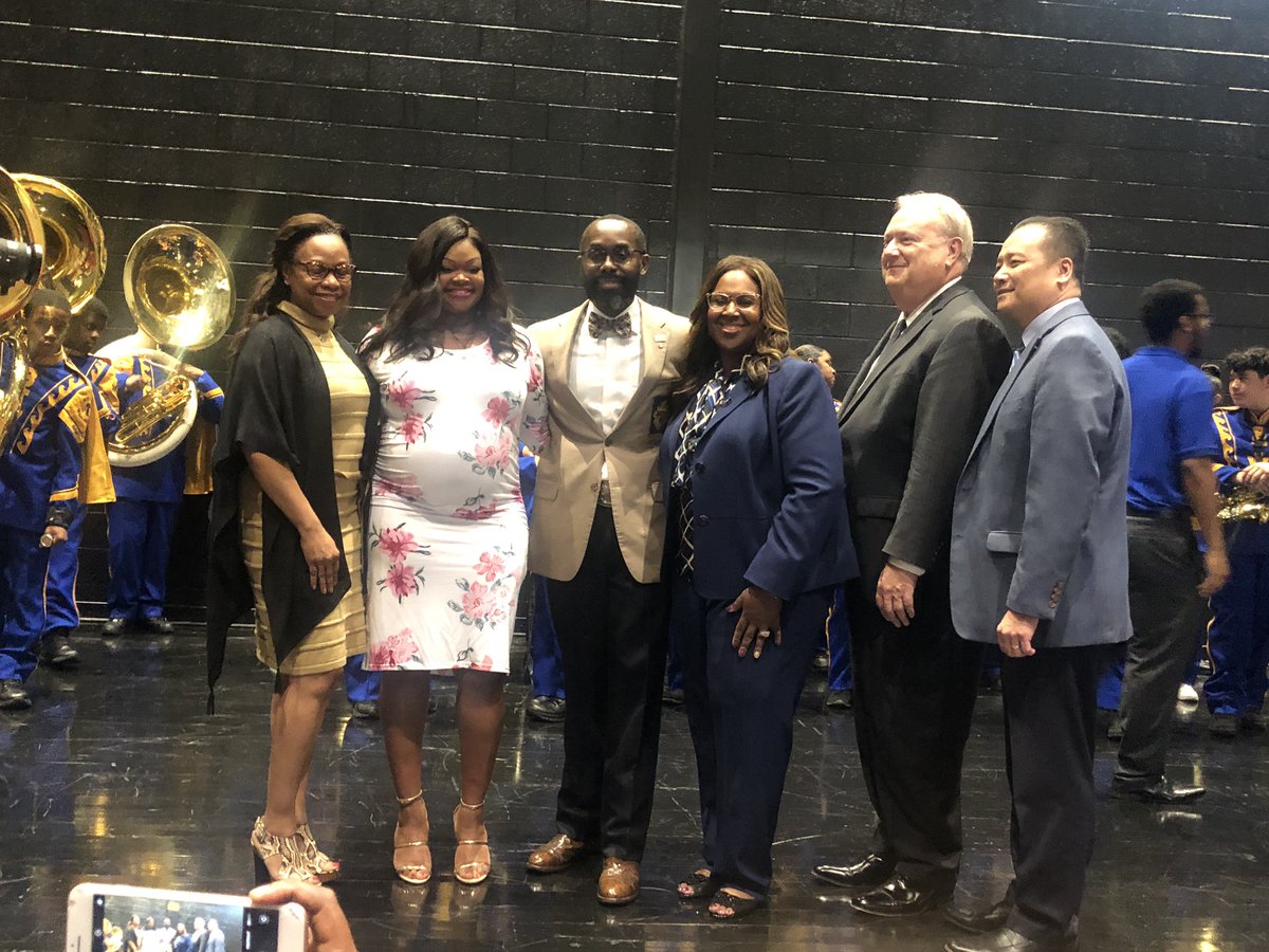 Artsdriven's tweet photo. Congratulations to @_cphilli2 for being named the Secondary High School Principal of the year! We love you!!! #SuccessTheWashingtonWay #BTWProud https://t.co/oePyeIVrae