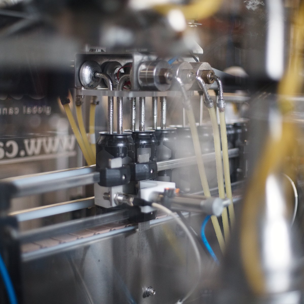 BatchBrewCo's tweet photo. Hoppsy Mozy, Nitro Mosaic IPA is fresh off the line and back in stock at our Marrickville brewery. This is a fantastic drop and as such has a bit of a following. Get in quick if you want to take some home!
#webrewforyou #nitroipa #supportyourlocalbrewery https://t.co/asoPmo1thf