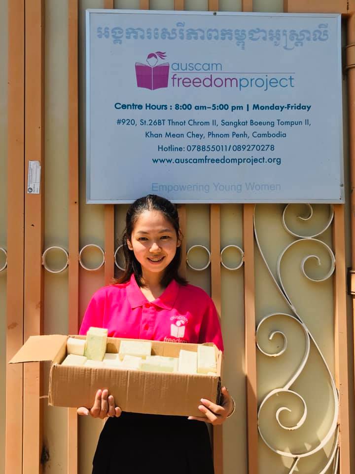 AusCamFreedom's tweet photo. Today we received a box of 50 beautiful smelling bars of soap thanks to @EcoSoapBank &amp; Trailblazer Cambodia Organization!

It is important we educate communities about hygiene to stop the spread of harmful bacteria to keep our girls healthy and in school every day #publichealth https://t.co/4HC8OvEFZI