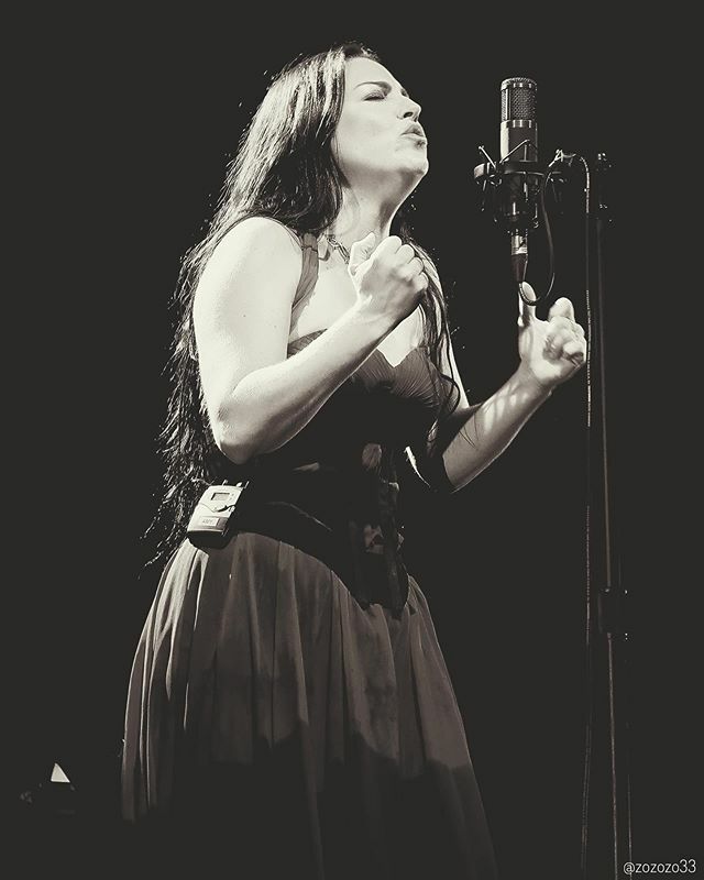 zozozo333's tweet photo. Amy Lee at the @reventioncenter in Houston 10/20/17. @amylee @evanescenceofficial #amylee #concert #concertphotography #evanescence #houston #synthesistour #evfan #music #musicphotography #photography #amyleefans #synthesis #evfan #concertphoto #livemusi… https://t.co/YdVbt3HXet https://t.co/JsJvxSZ2hd