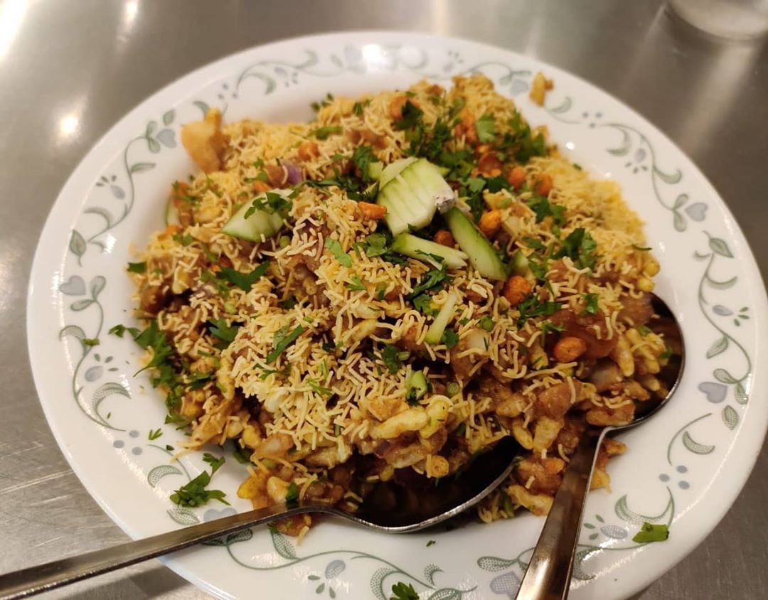 delicious and tangy Bombay Bhel @curryguy9
 #sevtamatar #sabji #vegetarian #namkeensev #indorisev #delicioue #easyandquick #instafood #instapic  #sevpuri #instagramers  #foodporn #foodgasm #ChatpatiSev #Sevgram #SevIsLife #sevindore #SevingSev #SevBhujiya
