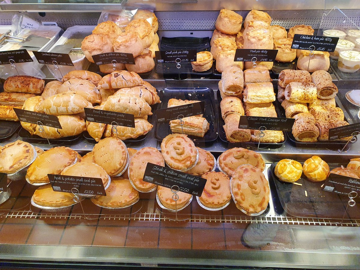 food_sm's tweet image. The benefits of staying on the Chatsworth Estate &amp;amp; grounds! Farm shop with local, fresh produce #foodieloversdream #chatsworth #febbreak #PeakDistrict