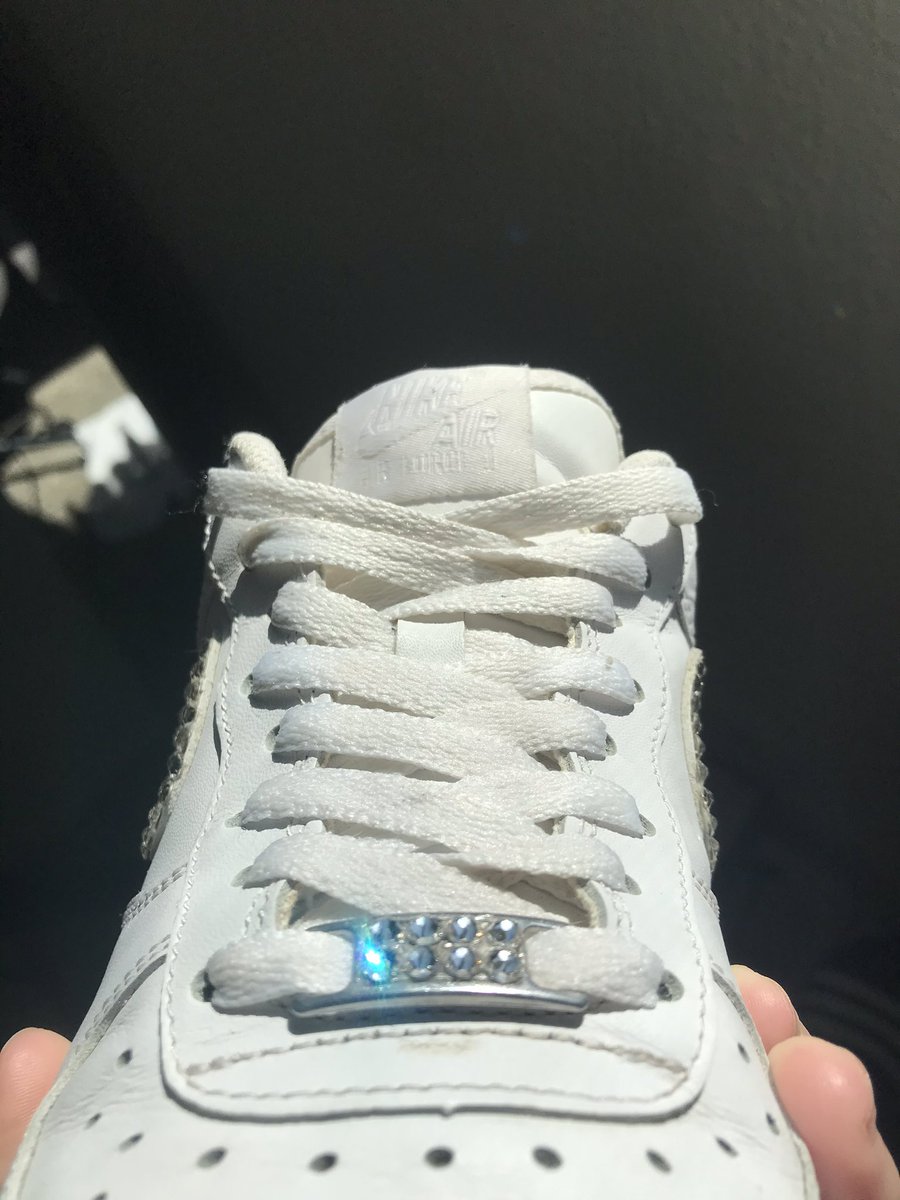 taylorcustomz's tweet photo. Crystal Air Force 1s. Previously worn in picture. I can do any color crystals. Message me if interested in buying some!! I use real crystals only. #crystals #nikeairforce #nike #customshoes #customnike #crystalairforce1s #crystalshoes #airforce1s #customairforce1s #custom #shoes https://t.co/SHzRIgZUU3