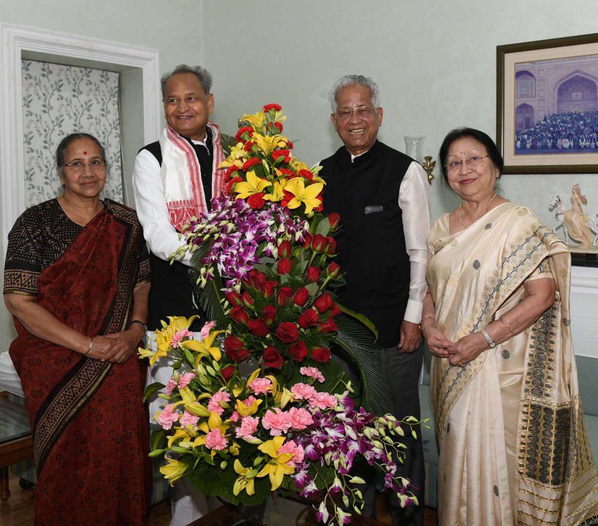 ashokgehlot51's tweet photo. Welcomed former CM of #Assam, @tarun_gogoi ji and his wife at residence. #Jaipur #Rajasthan https://t.co/SD7S3b5mtf