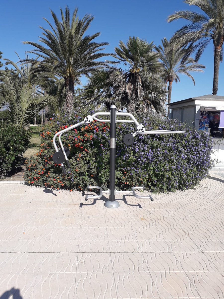 javigane's tweet photo. Buenos días☀️☀️🤗 #martes. Finaliza la instalación de 20 nuevos aparatos biosaludables en el #Paseomarítimo de #SanPedroAlcántara. La mitad de los aparatos adaptados para personas discapacitadas #deportesparatodos @TenenciaSPA @Ayto_Marbella https://t.co/pjZlRSvh5H