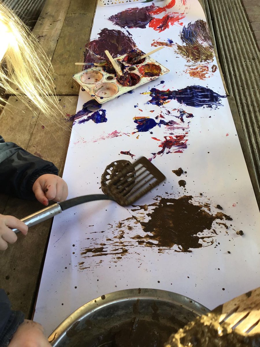 SpringThorpeHam's tweet photo. Continuing our forest school sessions this week, the children have been exploring with open ended resources and water, being creative with paint and mud, and just generally having a fab fab time!! #outdoorlearning #forestschoolsessions #springgrowplay https://t.co/GjTf0rHb83