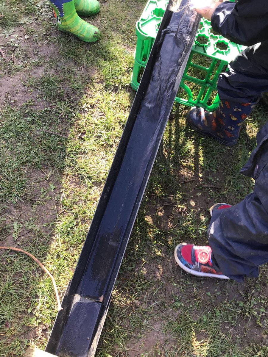 SpringThorpeHam's tweet photo. Continuing our forest school sessions this week, the children have been exploring with open ended resources and water, being creative with paint and mud, and just generally having a fab fab time!! #outdoorlearning #forestschoolsessions #springgrowplay https://t.co/GjTf0rHb83