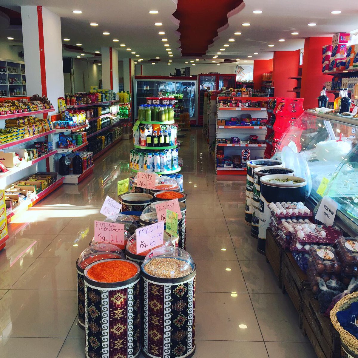 Bal Market Ailesi olarak Siz değerli Müşterilerimizi zengin meyve- sebze- kuruyemiş ve ürün çeşitlerimiz için ziyaretimize bekliyor, hayırlı günler diliyoruz.