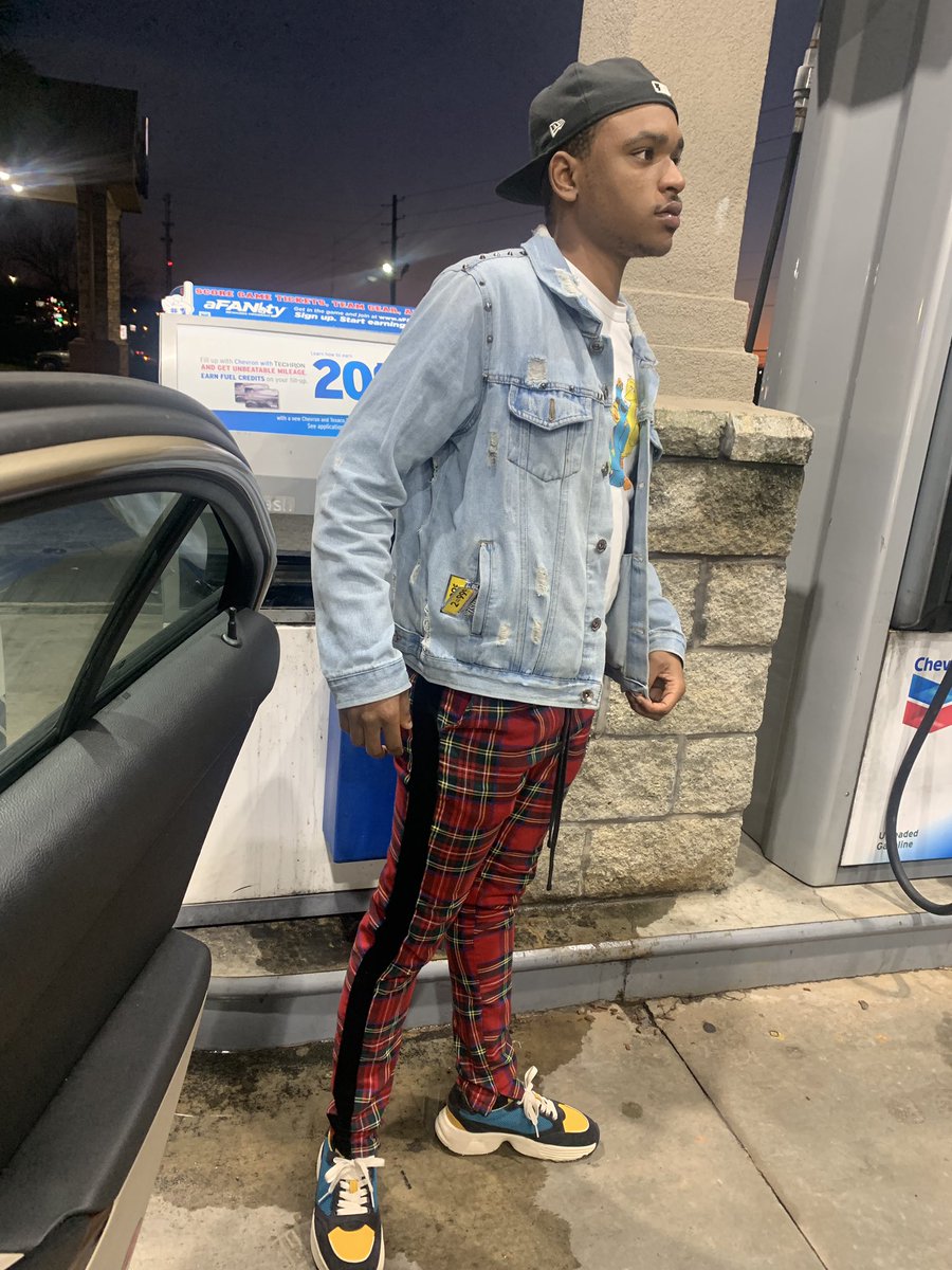 Free_Verdell's tweet photo. Bitch I been trapping Ian stun no rapping 🗣 https://t.co/5uM0zVkFTK