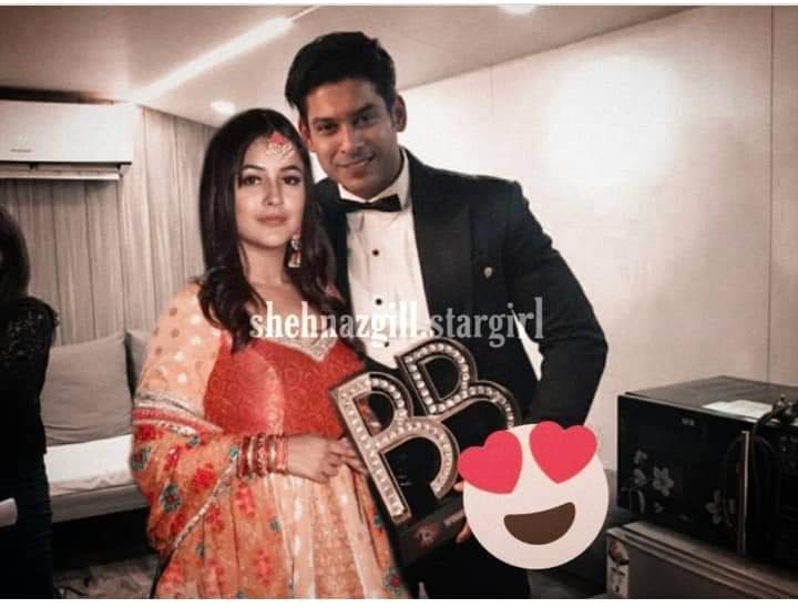 Ankit_Gupta_10's tweet photo. #FansDemandSidNaazShow

Sidharth date of birth = 12
Shehnaz date of birth =27
12+27=39
Ek sidharth aya season 13 mein
39-13=26
Ek Shehnaaz aayi season 13 mein
26-13=13
Sidharth bana winner no 1
Sana second runnerup no 3

Both completed season 13

ITS A destinity number ❤️❤️ https://t.co/rfik0CQDgh