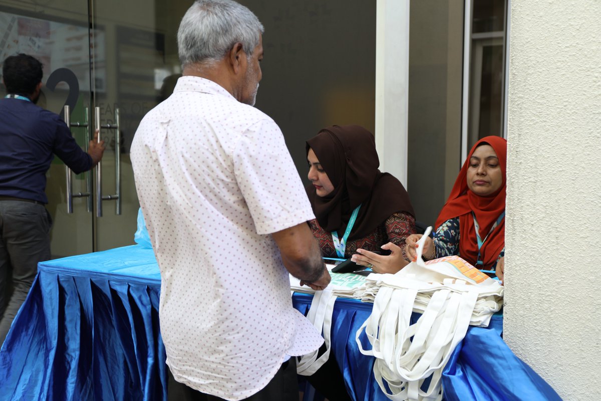 MWSC_Official's tweet photo. TODAY ONLY!
You can download #MWSCApp and take a stylish tote bag home.
Drop by Fen Building entrance before 1500 hours today.
#EkuveriMWSC
#ToteAaEku https://t.co/aYaH5e92PU