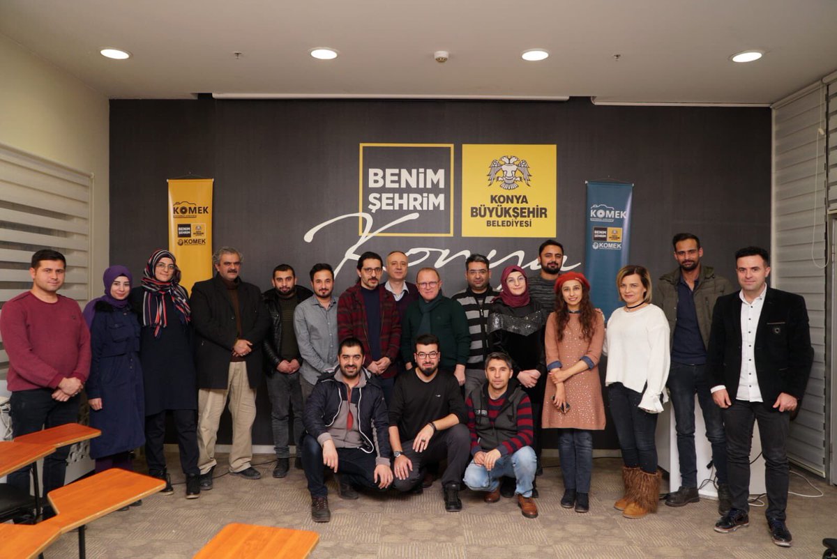 Atölyemizin konuğu Muammer Ulutürk oldu.Ulutürk; fotoğraf sunumu yaptı ve fotoğraf adına tarihi bir sohbet gerçekleşti. Soru-cevaplarla da fotoğrafın dününü bugünü konuştuk.Sayın Muammer Ulutürk'e  atölyemize katkılarından dolayı, Komek Fotoğraf Atölyesi adına teşekkür ederiz.