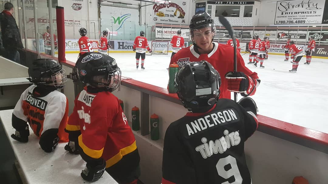 WolverinesJrA's tweet photo. Thank-you to our Eagle River Chrysler Junior Wolverines Tristan, Evan and Jamie for leading us out for our game! Thanks to Tristan for celebrating your birthday with us!
#ajhl #wolverineshockey  #whitecourtwolverines #futureprospects #jrwolverines https://t.co/LyFrc1D8FY