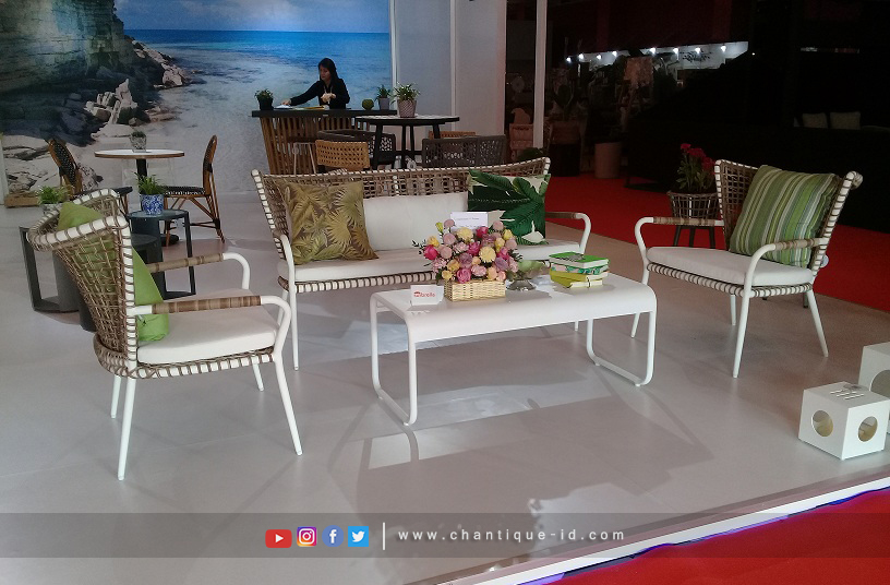 IntiDecor's tweet photo. This is our collection at the IFEX exhibition last year

Who can't wait for ifex 2020? Don't forget to come to our booth! See you in 12-15 of March

https://t.co/fdOKVNvcvp

More info &amp; order:
📞 +62 24 673 5496
📧 sales@chantique-id.com

#Jakarta #furniture #interior #exteriors https://t.co/CXSE8CHqKG