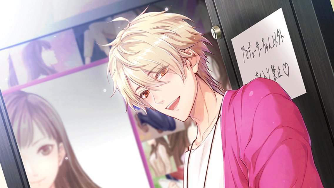 麗朔空の何がヤバいって、部屋の中にプロデューサーの写真貼りまくっ