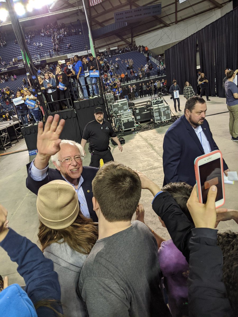 AmazonFCKai's tweet photo. Iโm so feeling the Bern๐ฅต๐ฅต๐ฉ๐ฉ #BernieInTacoma #BernieInWA #BernieStandsForUS https://t.co/uyASH52hds