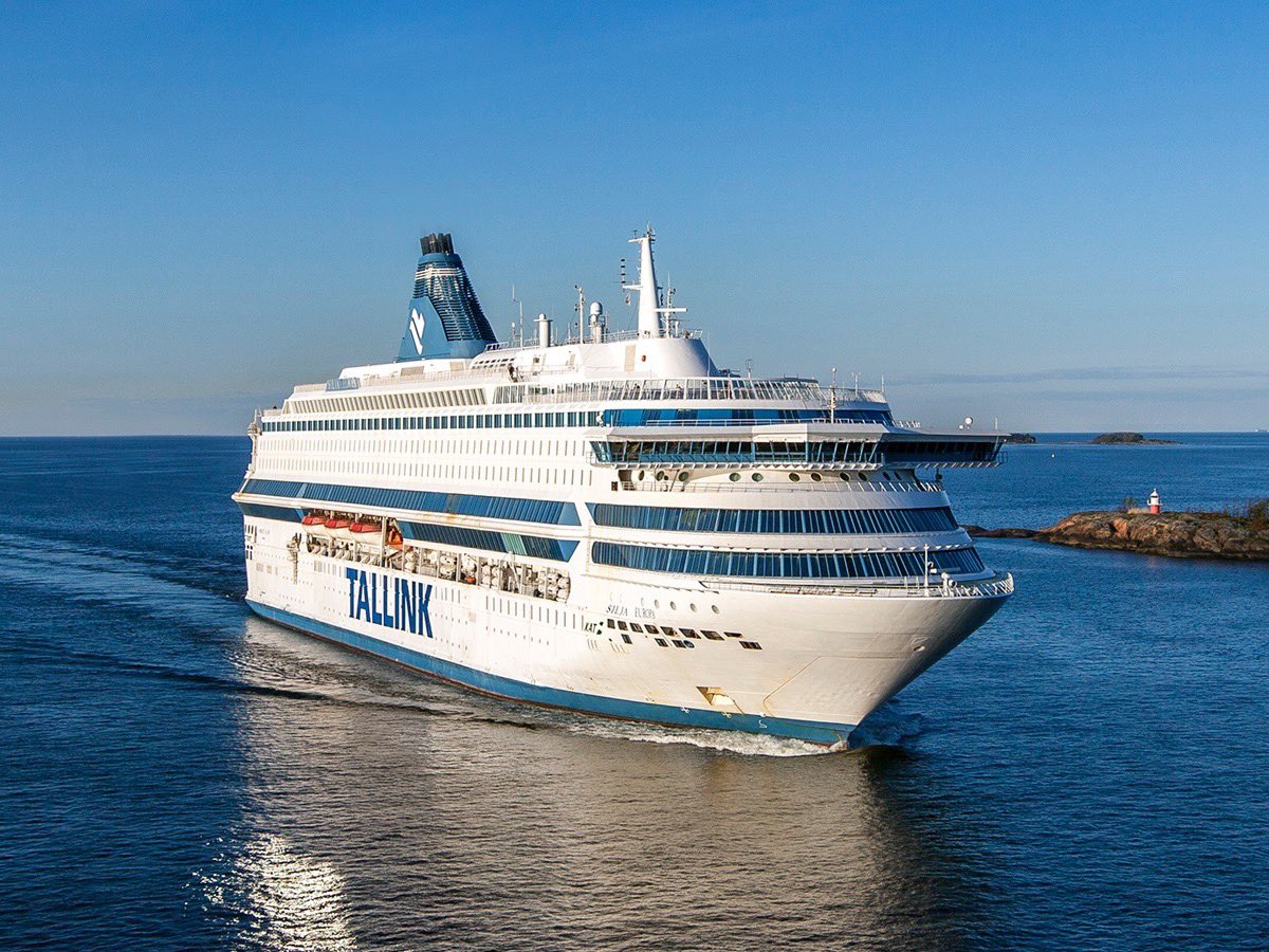 MarikaNojd's tweet photo. Silja Europa palaa tänään illalla takaisin liikenteeseen. Victoria I hoiti hienosti sijaistehtävänsä vaikka olikin välillä ääriään myöten täynnä. @TallinkSilja #siljaeuropa #victoriaI #risteily #telakointi #lyhytkinlomalähentää https://t.co/rU6sfoVtzO