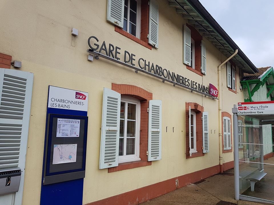 AlexSchmidt_69's tweet photo. #1jour1projet pour la #CircoL
🔹 Augmenter dès 2020 les fréquences des matins, soirs et week-ends sur l'ensemble des lignes de bus existantes 🚌
🔸 Créer une ligne entre Saint-Genis-les-Ollières et la gare de Charbonnière-les-Bains 🚌🚈 https://t.co/0IKJFaa15q
