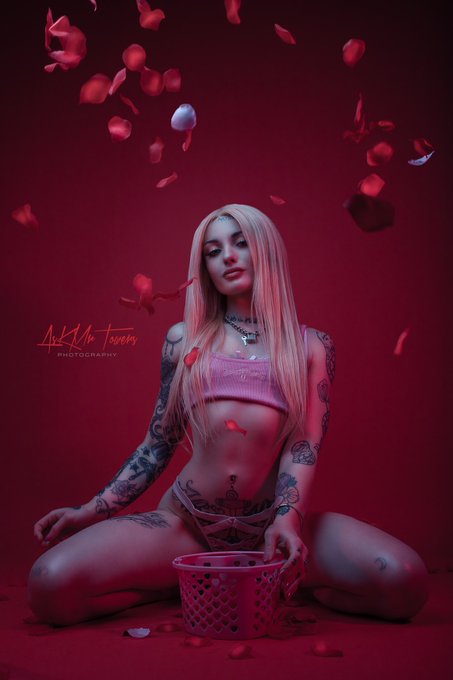 Lil Ms Carter - 3 pic. Happy belated Vday 💓 https://t.co/8rugDpwCUN