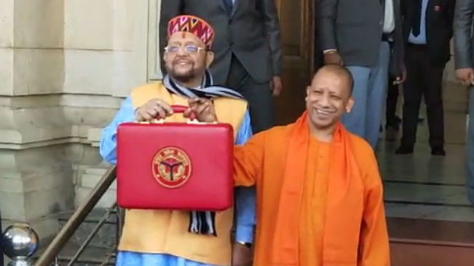 yoyocialnews's tweet photo. - पुलिस अपग्रेडेशन के लिये 122 करोड़ रुपये की व्यवस्था

@myogiadityanath @myogioffice @UPGovt 
#UPBudget #UPBudgetForJanJan #Yogi #Budget #BudgetforUP #BudgetForNewUP #UPBudget2020 #UttarPradesh https://t.co/QSpqw9d93q
