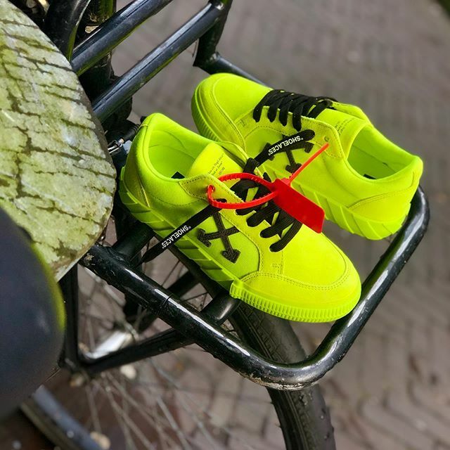 DeRodeLoperDH's tweet photo. #OFFWHITE LOW #VULCANIZED SNEAKER €230 SS20 #WOMEN
•
For more Off-White https://t.co/57XXGVwjVR
#mode #instafashion #fashiongram #instastyle #stylegram #fashion #femme #donna #london #paris #france #milan #italy #virgilabloh #streetwear #streetstyl… https://t.co/5d76wg52fr https://t.co/lEi0RdkMT3