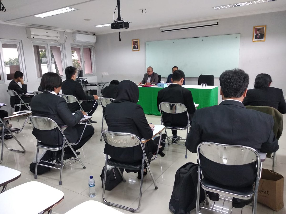 AgraLevie's tweet image. Ujian Skripsi Fikom UPDM(B) dengan Prof. Dr. Sunarto, MSi sebanyak 12 mahasiswa

#MoestopoGueBanget
#MoestopoBeragama
#Moestopo