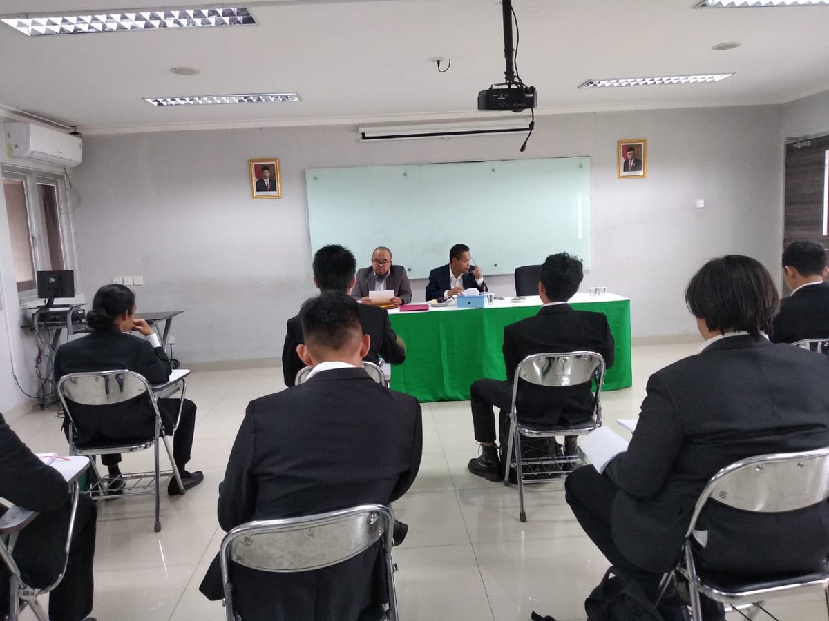 AgraLevie's tweet image. Ujian Skripsi Fikom UPDM(B) dengan Prof. Dr. Sunarto, MSi sebanyak 12 mahasiswa

#MoestopoGueBanget
#MoestopoBeragama
#Moestopo