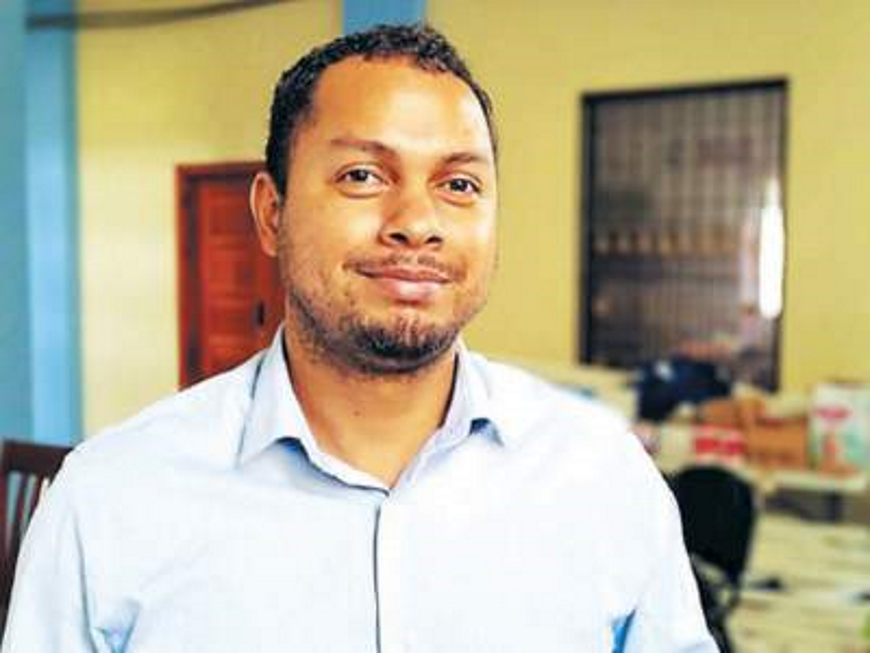 Gustavo Campos: el escritor hondureño que quiere ser Vila-Matas 

Por  <a href="/DavidPerezVeg/">David Pérez Vega</a> librujula.com/actualidad/266…