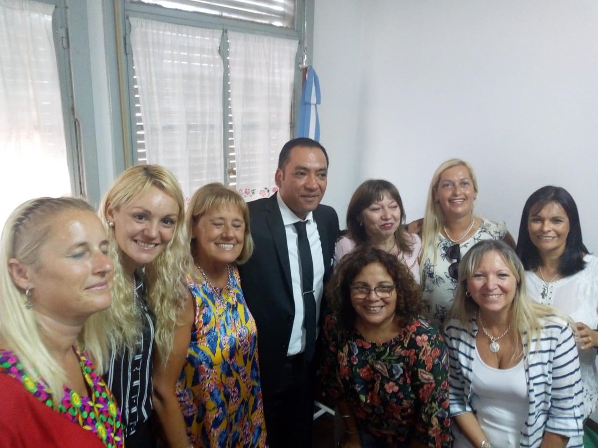 BAregion12's tweet photo. El reciente Inspector Jefe Regional de Gestión Privada, Miguel Fernández, al finalizar el acto de traspaso, junto al Equipo de Inspectores de Diegep de R12. https://t.co/OC5VxjiLAw
