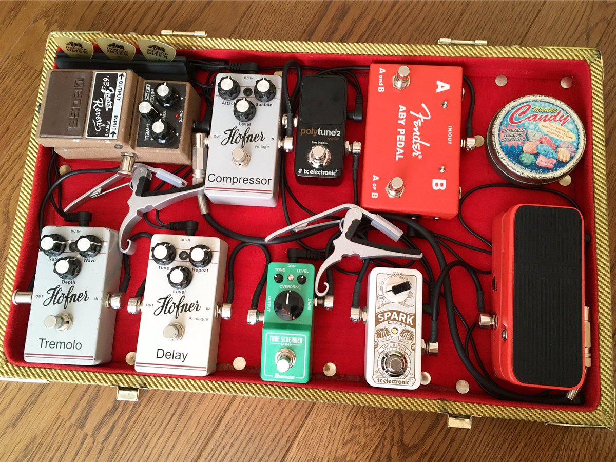 ペンフレンドクラブのライブでギター2本使うのでFenderのABYペダル入れ